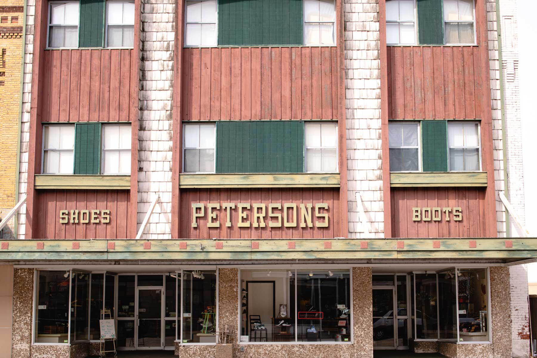 Peterson's Shoes Store Extrerior